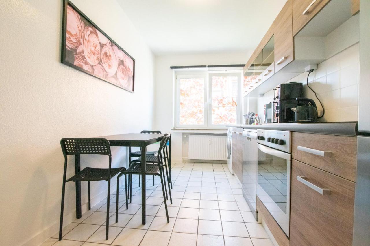 Raj Living - 1 , 3 And 4 Room Apartments - 20 Min Messe Dus & Airport Dus 梅尔布施 外观 照片