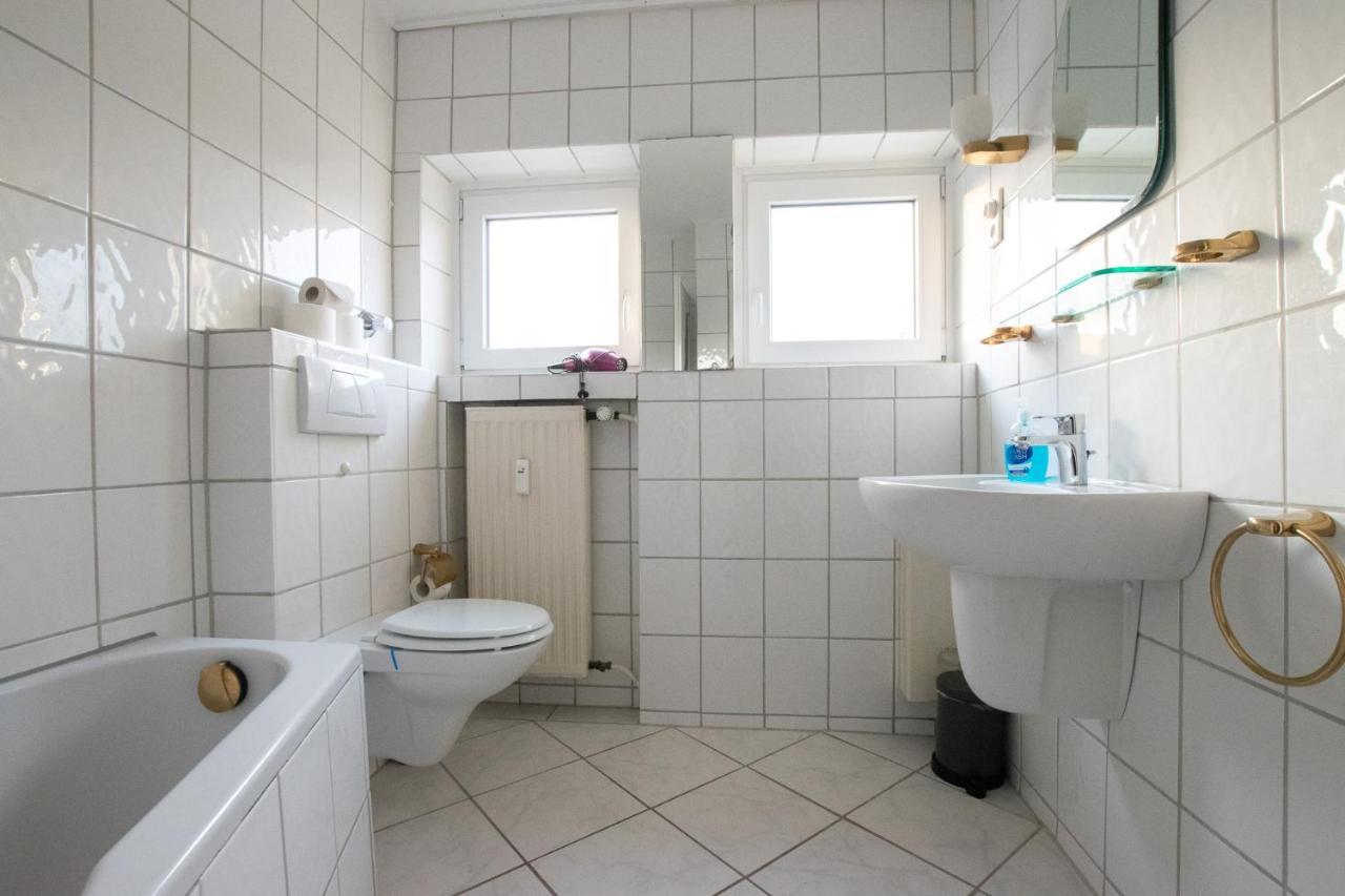 Raj Living - 1 , 3 And 4 Room Apartments - 20 Min Messe Dus & Airport Dus 梅尔布施 外观 照片