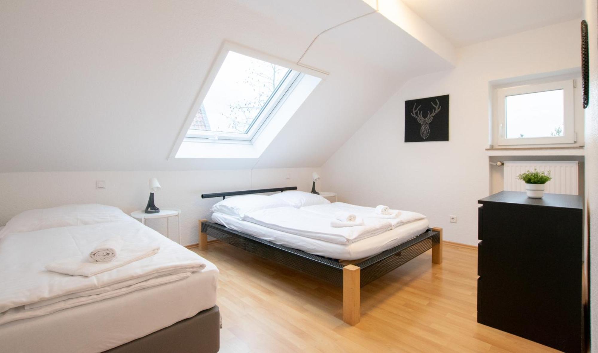 Raj Living - 1 , 3 And 4 Room Apartments - 20 Min Messe Dus & Airport Dus 梅尔布施 外观 照片